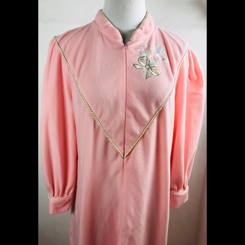 ❗️SOLD❗️Christian Dior Pink Sleeping Nightgown - Picture 2 of 5